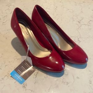 Comfort Plus by Predictions - Karmen Pump - Red